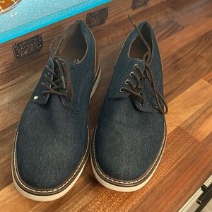 Mens 9.5 JF. J.Ferrar shoes BN